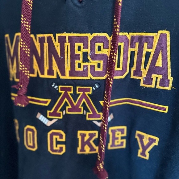 VTG 90’s Men’s Sz: M Minnesota Golden Gophers Hockey lace-up Embroidered hoodie. - Picture 11 of 12